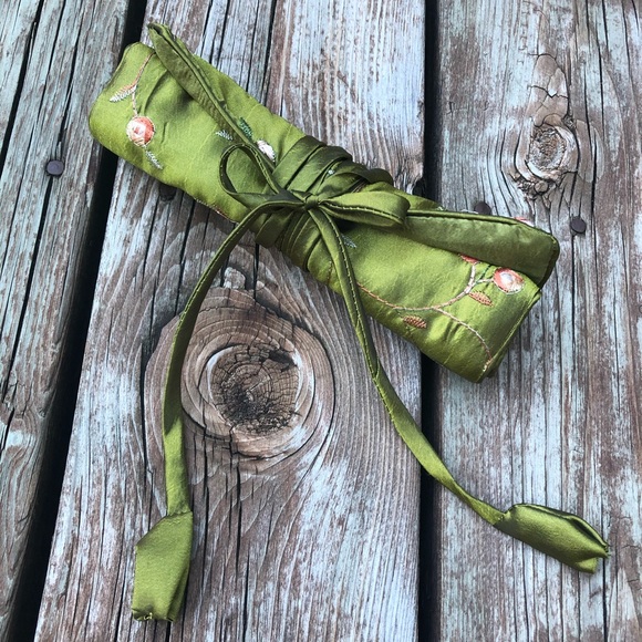 Makeup Bag 💄 - Picture 3 of 14